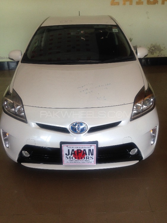 Toyota Prius 2013 for Sale in Vehari Image-1