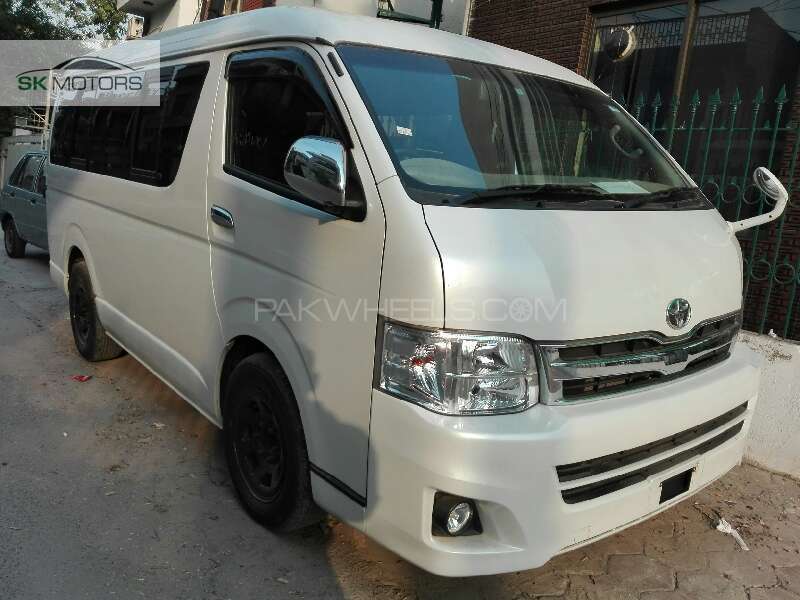 Toyota hiace 2013