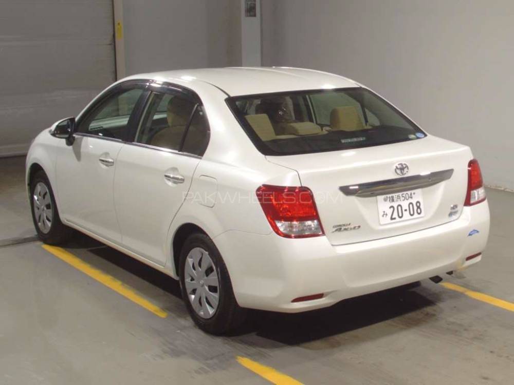 Toyota Corolla Axio 2013