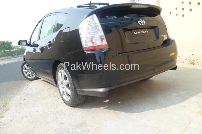 Toyota Prius 2007 for Sale in Lahore Image-1