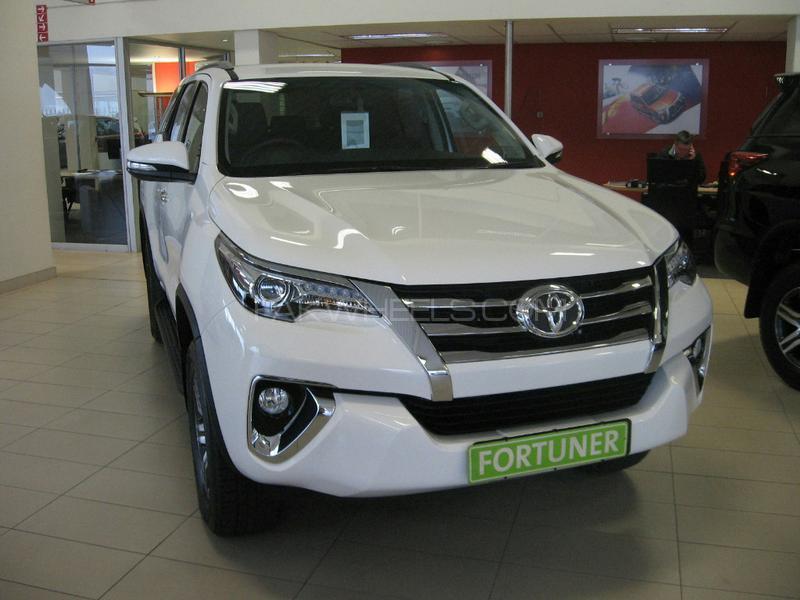Toyota Fortuner 2017 for Sale in Karachi Image-1
