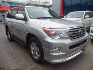 TOYOTA LAND CRUISER AXG 2013, ORIGINAL TV WITH SUNROOF.

The car is parked at AUTOMALL near LAL QILA opposite AWAMI MARKAZ at shahrah-e-Faisal road karachi. 

Call/SMS in office hours only, if we don't respond just drop us a message. 

OUR OTHER STOCK IS FULLY UPDATED ON FACEBOOK AS WELL.Just write automallpk in your search option.

Thank you 
AUTOMALL.