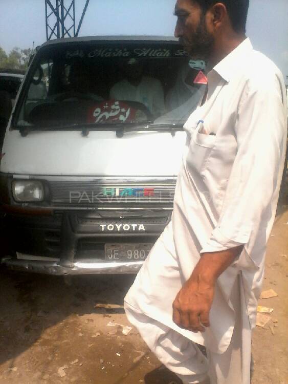 Toyota Hiace 2002 for Sale in Peshawar Image-1