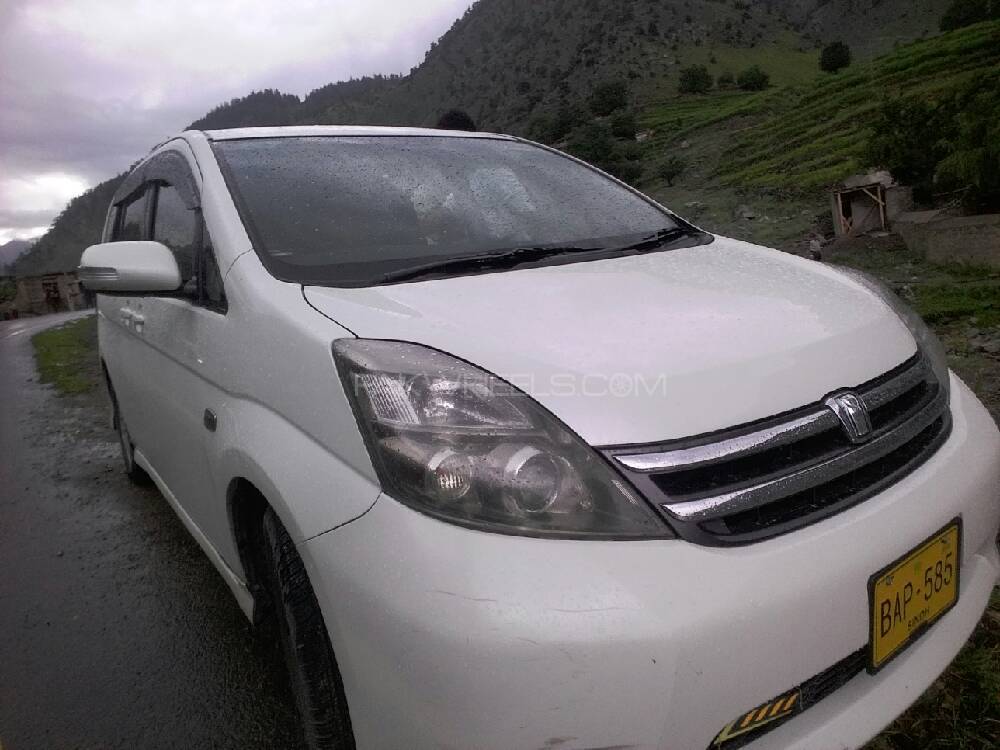 Toyota ISIS 2008 for Sale in Karachi Image-1