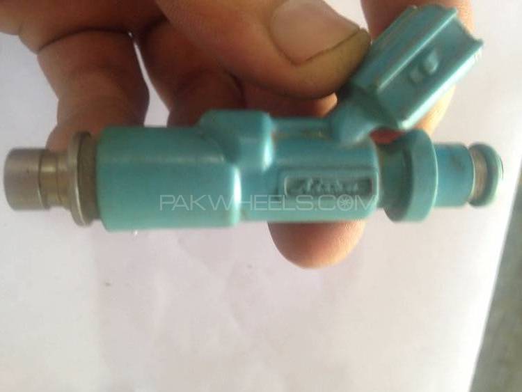 Toyota Xli and Gli Genuine Injector available on low price Image-1