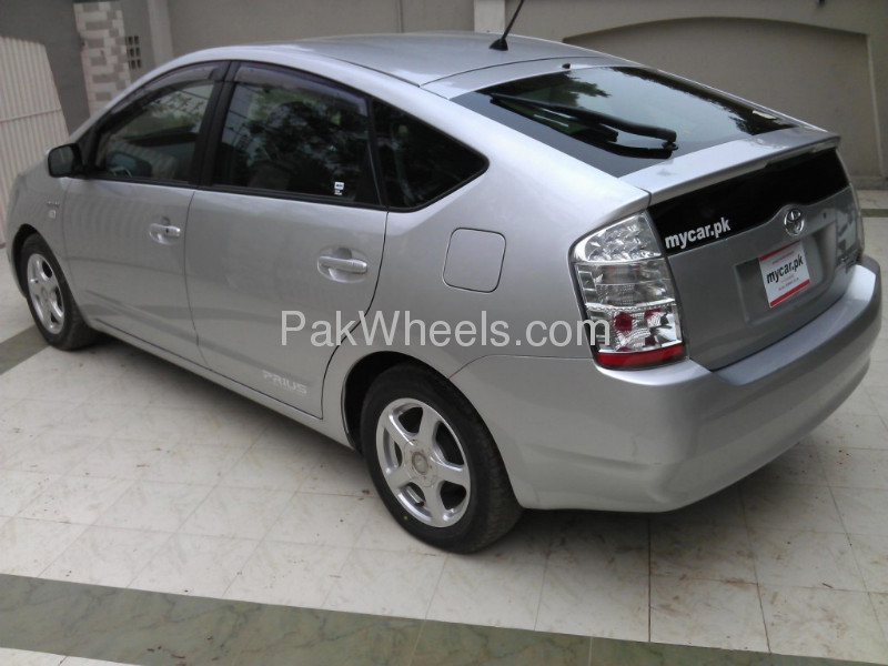 Toyota Prius 2007 for Sale in Lahore Image-1