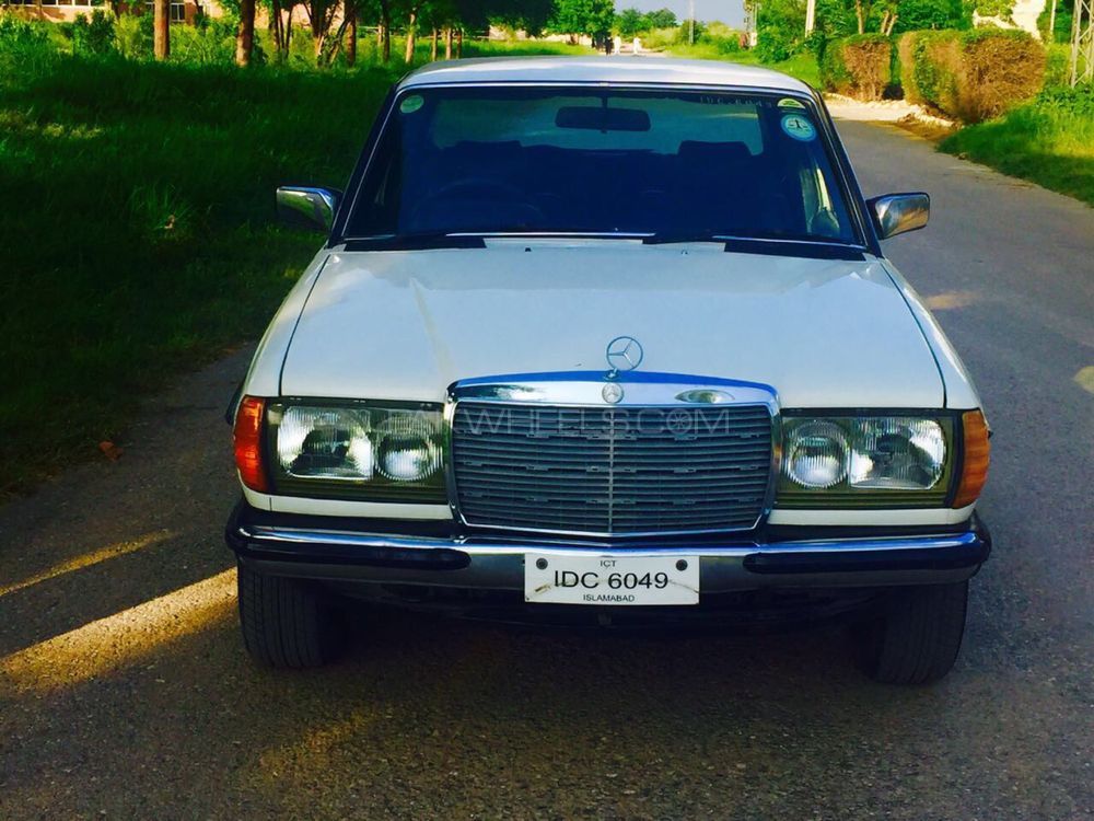 Mercedes Benz 200 D 1985 for Sale in Islamabad Image-1