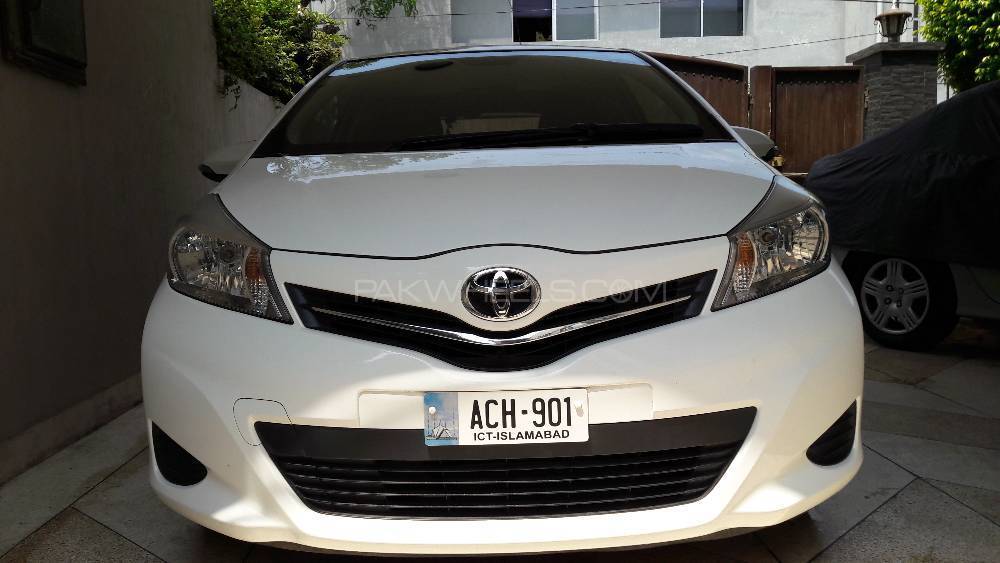 Toyota Yaris 2013 for Sale in Islamabad Image-1