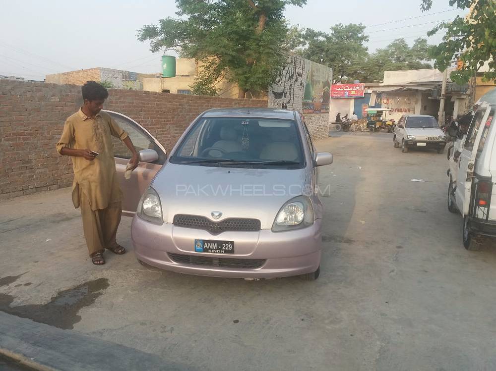 Toyota Vitz 1999 for Sale in Layyah Image-1