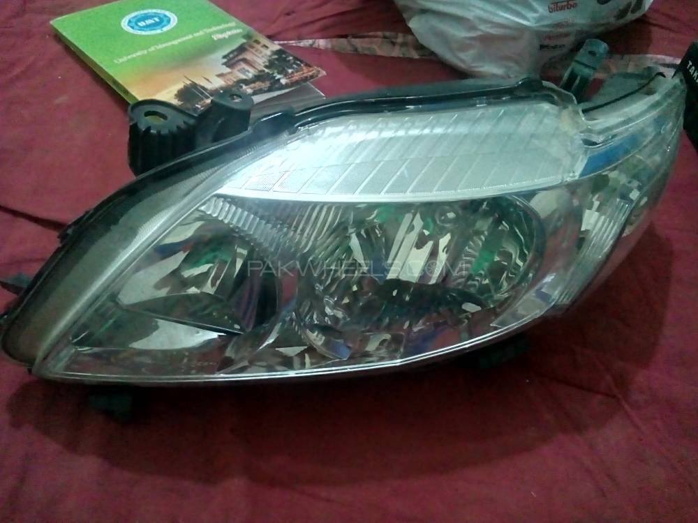 Toyota corolla 2009 left headlamp Image-1