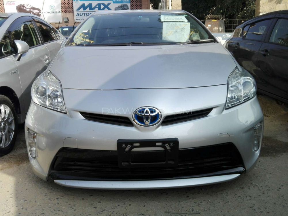Toyota Prius 2014 for Sale in Karachi Image-1