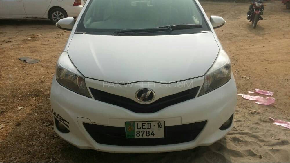 Toyota Vitz 2016 for Sale in Narowal Image-1