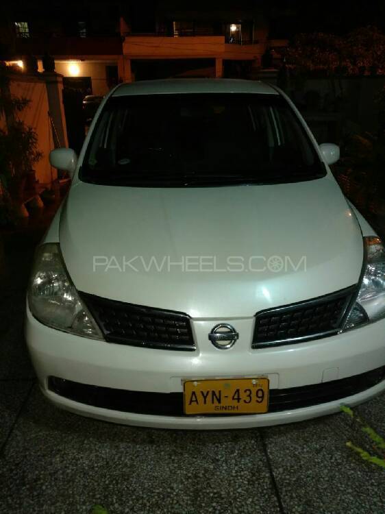 Nissan Tiida 2007 for Sale in Karachi Image-1