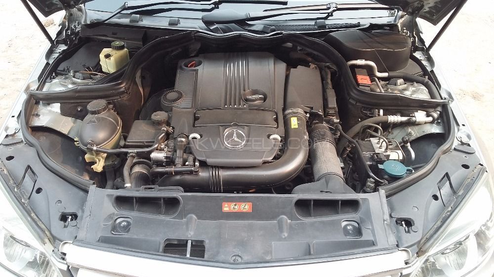 Mercedes Benz C Class 2010 for Sale in Sargodha Image-1