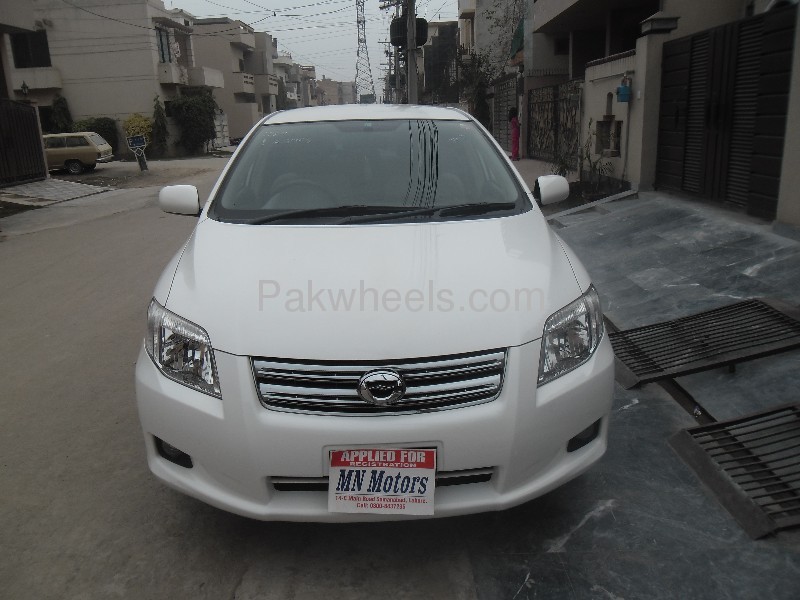 Toyota Corolla Axio 2007 for Sale in Lahore Image-1
