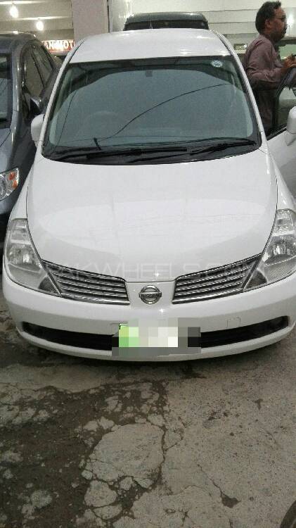 Nissan Tiida 2007 for Sale in Lahore Image-1