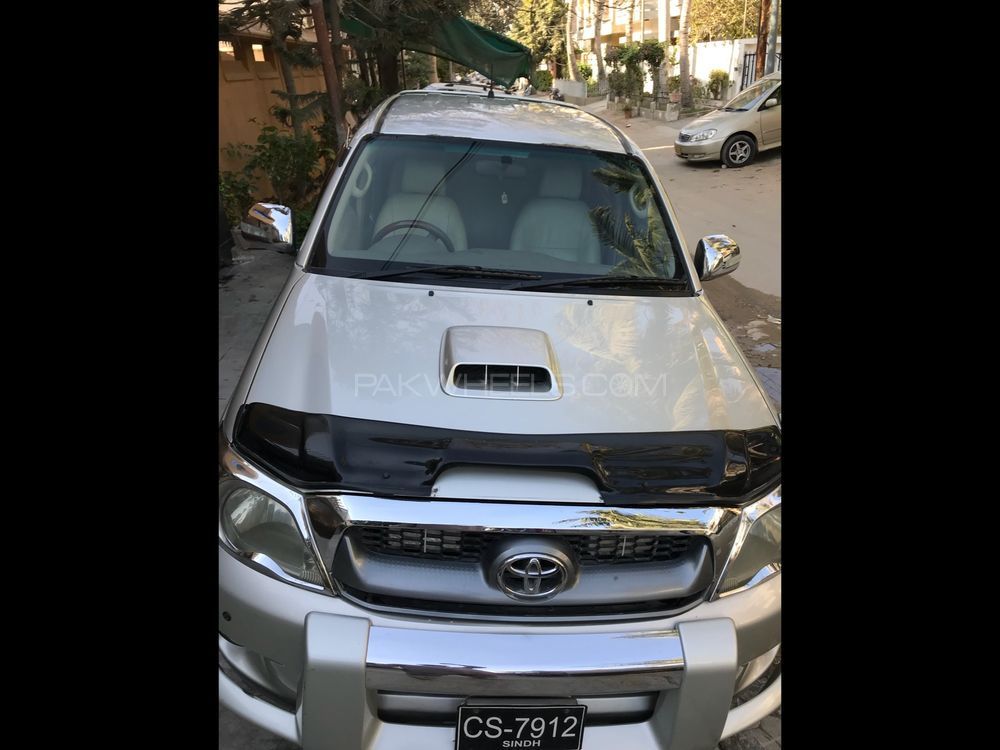 Toyota Hilux 2006 for Sale in Karachi Image-1