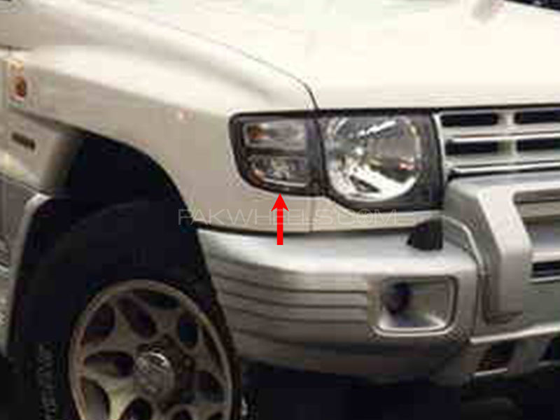 Mitsubishi Pajero TYC Parking Lamp 1998 - 1 Pc RH for sale in Lahore Image-1