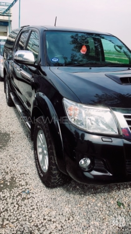 Toyota Hilux 2013 for Sale in Attock Image-1
