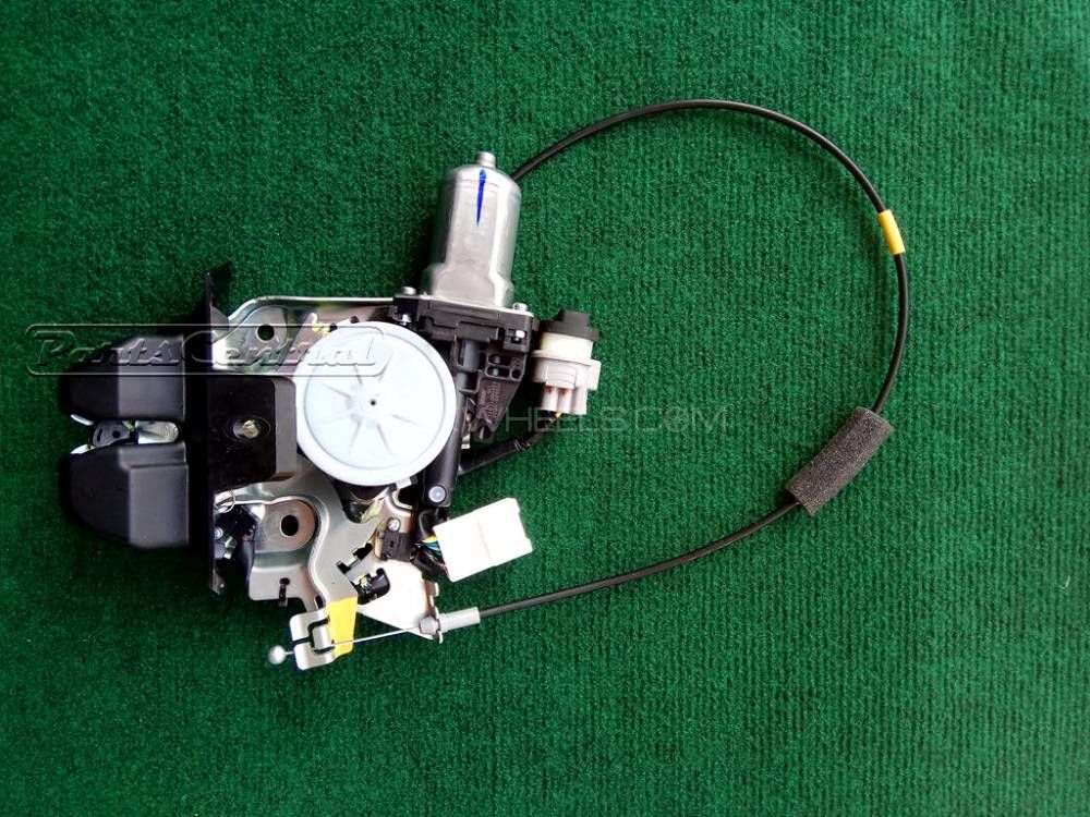 Toyota Genuine Luggage Boot Lock Assy for Crown Image-1