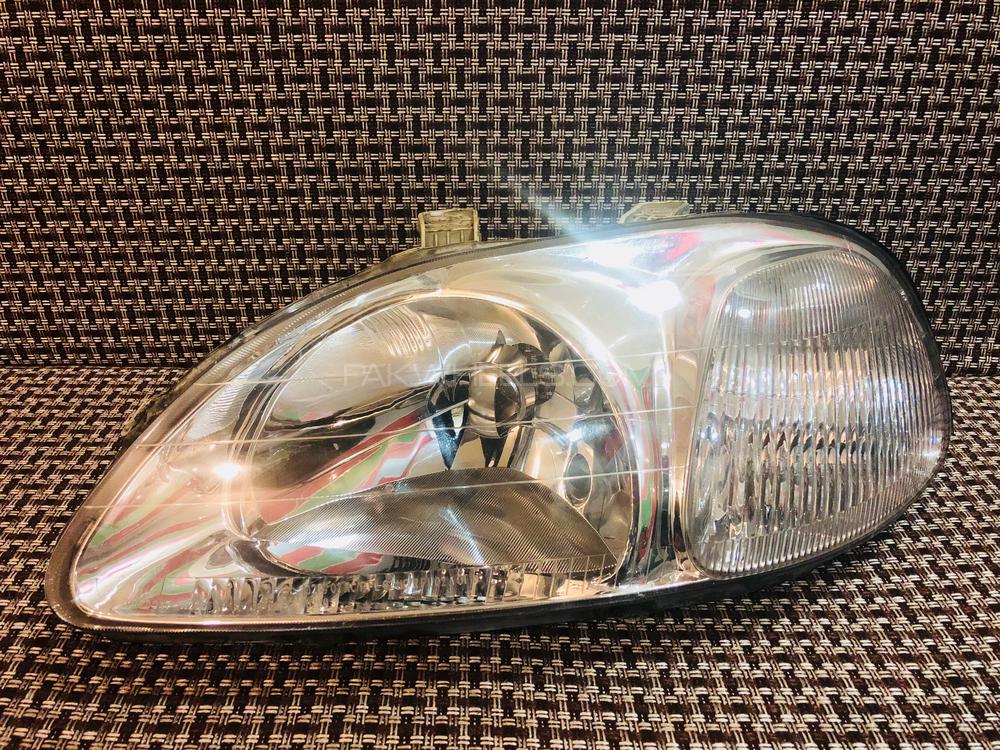 Honda Civic 1996 to 1998 Headlight in good condition original picture attached  Image-1