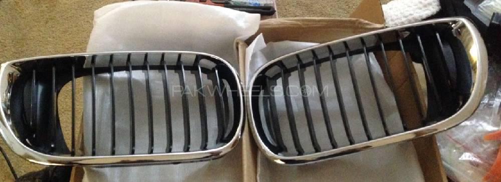 3 series BMW E46 front grill kidneys brand new Image-1
