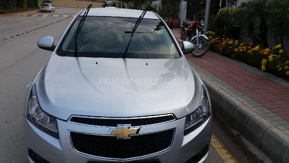Chevrolet Cruze 2011 for Sale in Islamabad Image-1
