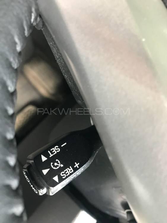 Toyota Prius 2012 for Sale in Lahore Toyota Prius 2012 for Sale in Lahore Image-10