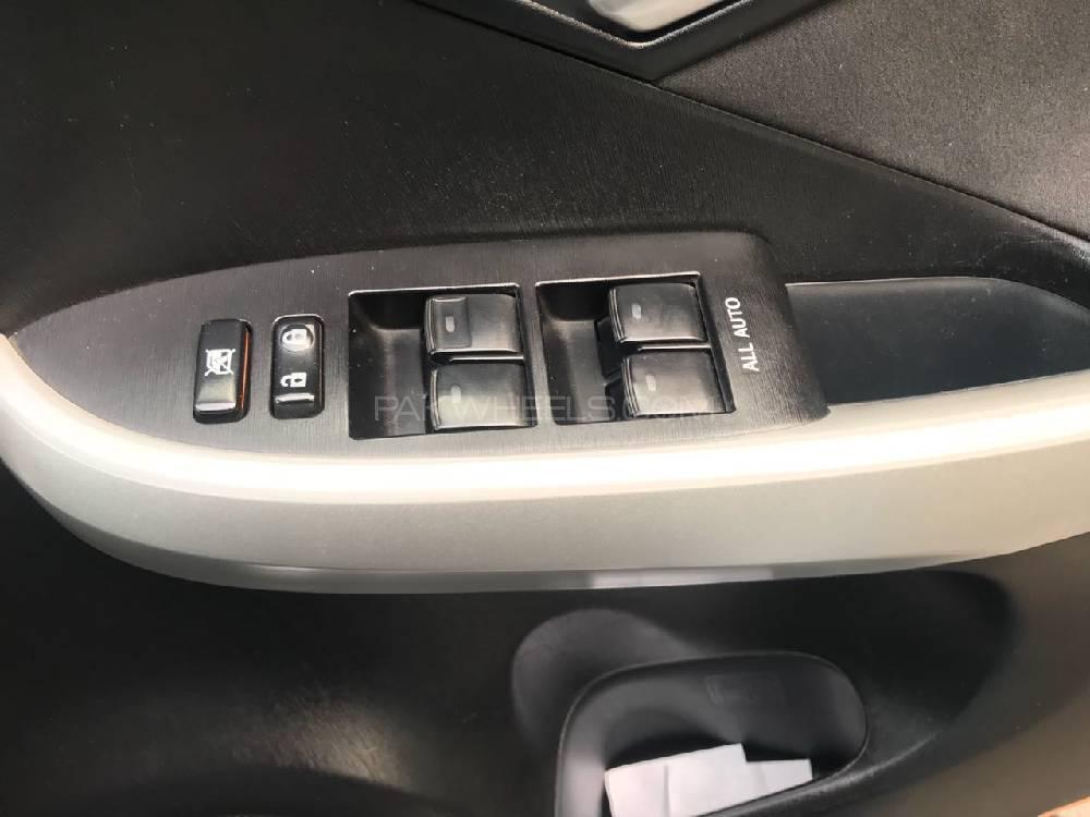 Toyota Prius 2012 for Sale in Lahore Toyota Prius 2012 for Sale in Lahore Image-11