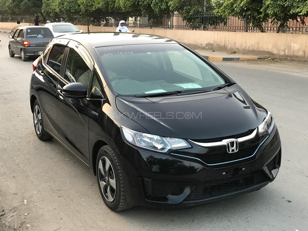 Honda Fit 2016 for Sale in Faisalabad Image-1