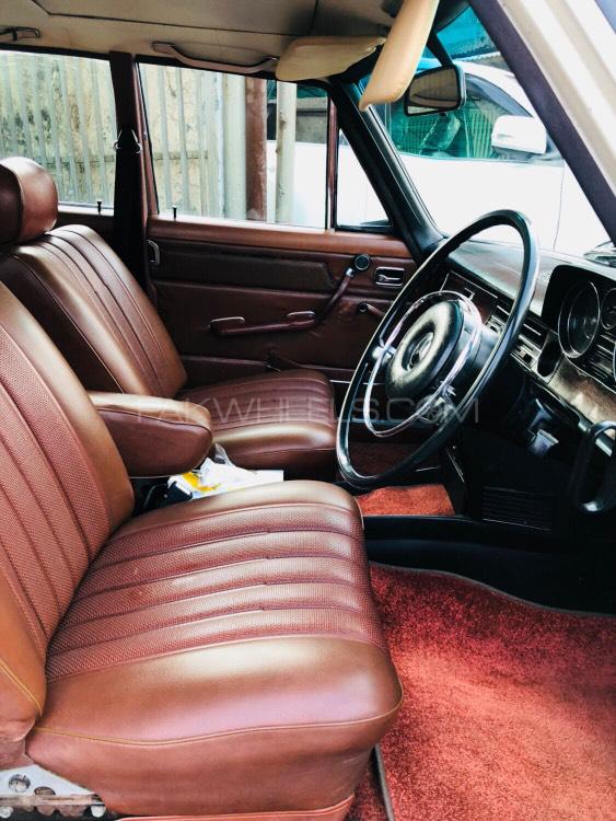 Mercedes Benz E Class 1973 for Sale in Lahore Mercedes Benz E Class 1973 for Sale in Lahore Image-10