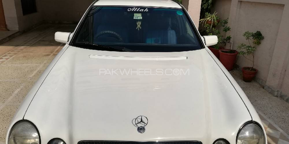 Mercedes Benz E Class 1997 for Sale in Islamabad Image-1