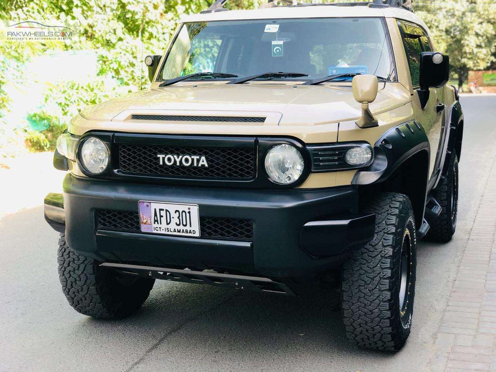 Toyota Fj Cruiser 2011 for Sale in Lahore Toyota Fj Cruiser 2011 for Sale in Lahore Image-3