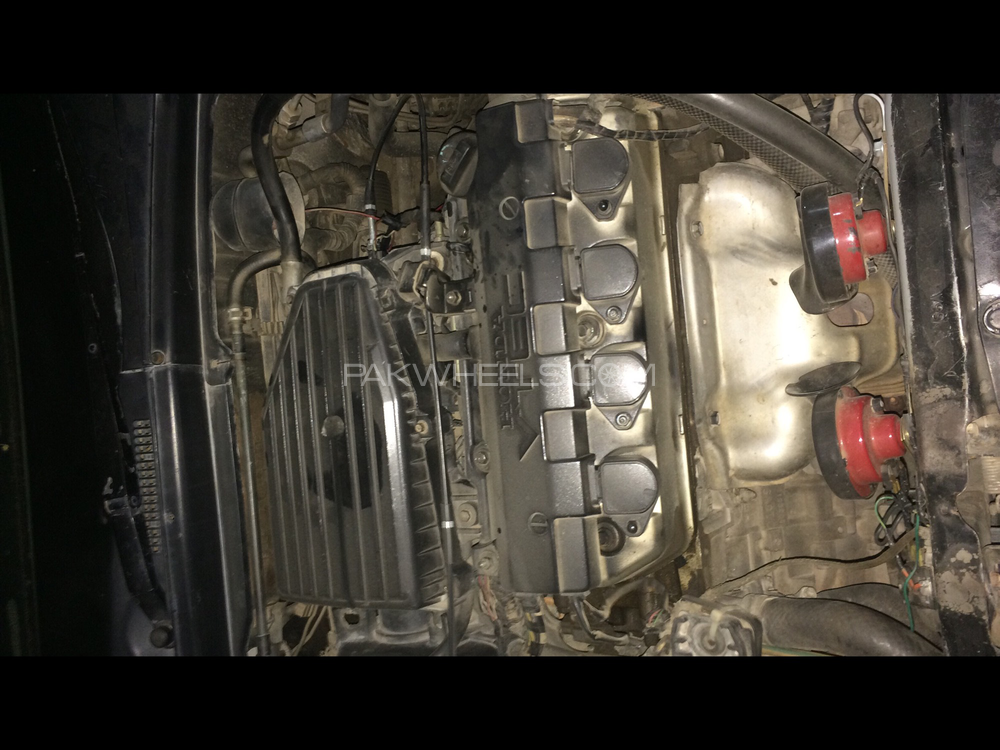 Honda Civic 1.6 automotive engine  Image-1