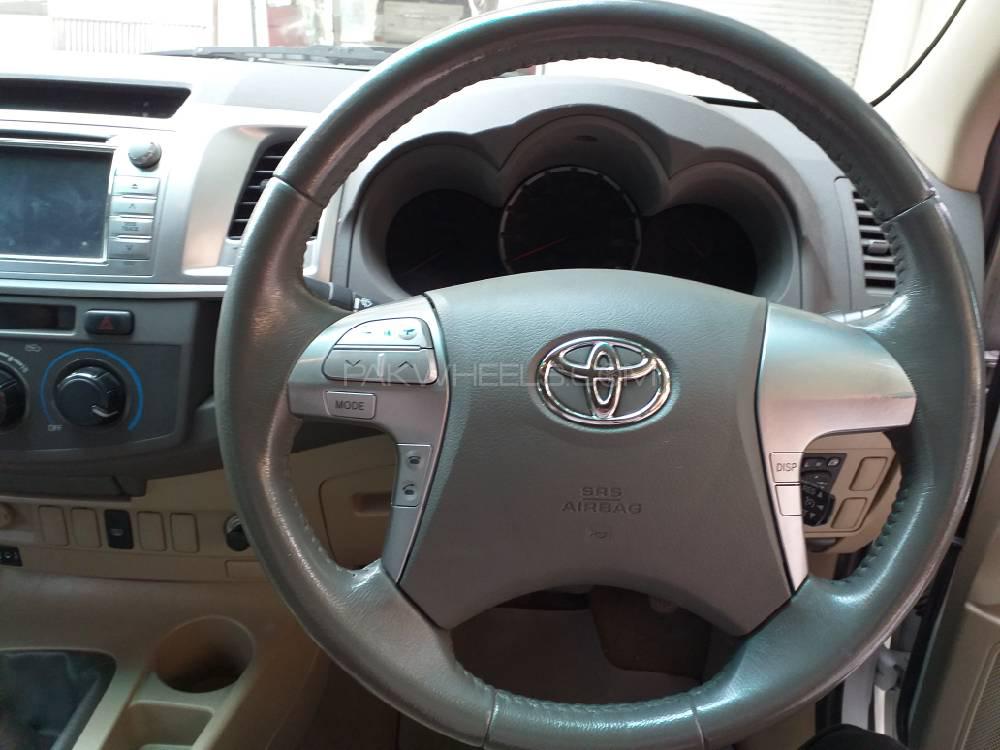 Toyota Hilux 2013 for Sale in Islamabad Toyota Hilux 2013 for Sale in Islamabad Image-11