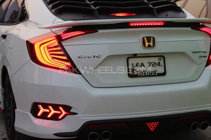 CIVIC 18 Spoiler RS ABS plastic with light Image-1
