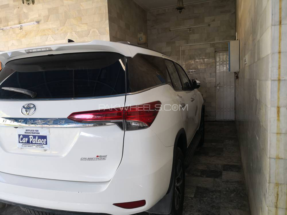 Toyota Fortuner 2018 for Sale in Mardan Image-1