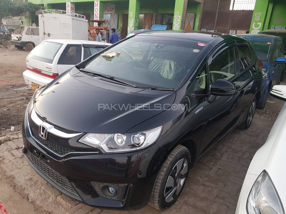 Used Honda Fit For Sale At Durrani Motors Showroom In Durrani Motors