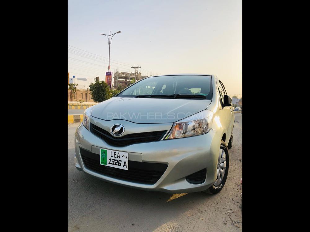 Toyota Vitz 2013 for Sale in Multan Image-1