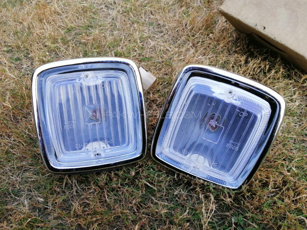 Toyota Cressida RX30 - Front Lamps (parking)  Image-1