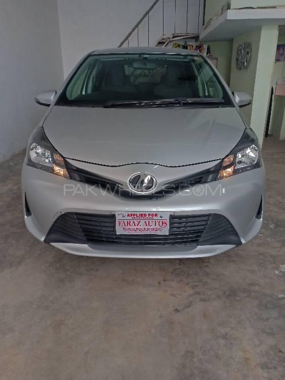 Toyota Vitz 2015 for Sale in Sialkot Image-1