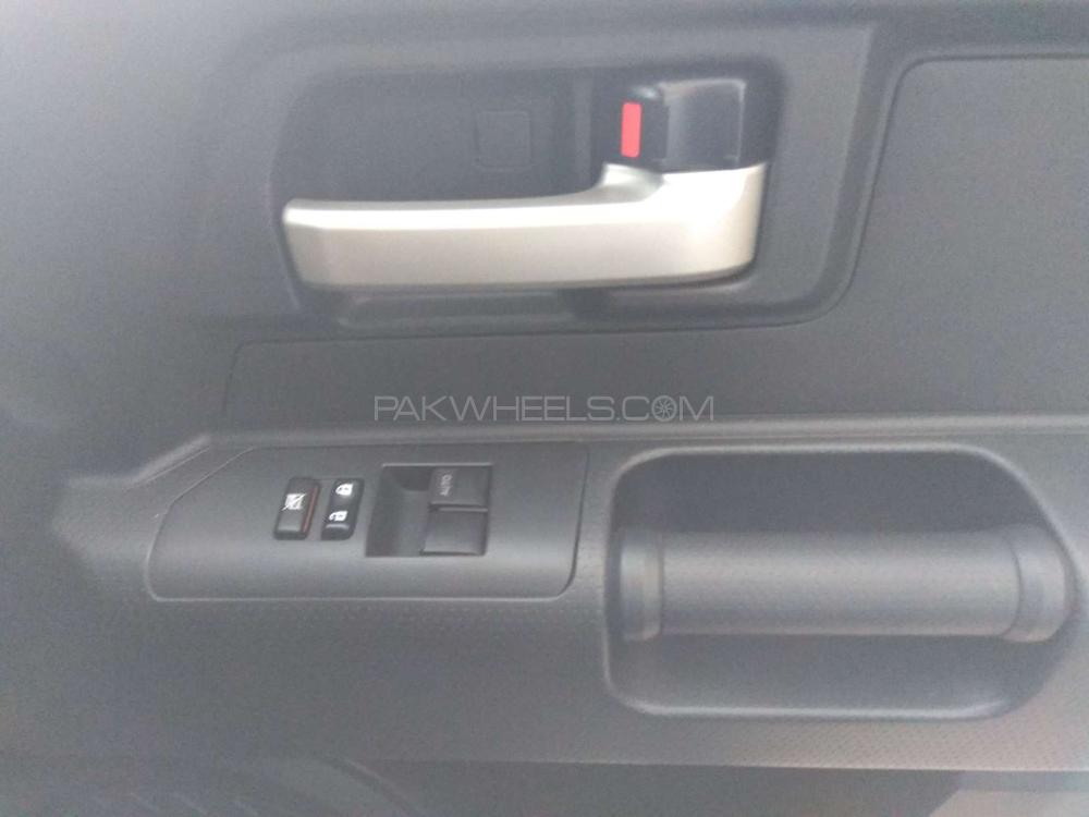 Toyota Fj Cruiser 2013 for Sale in Karachi Toyota Fj Cruiser 2013 for Sale in Karachi Image-9