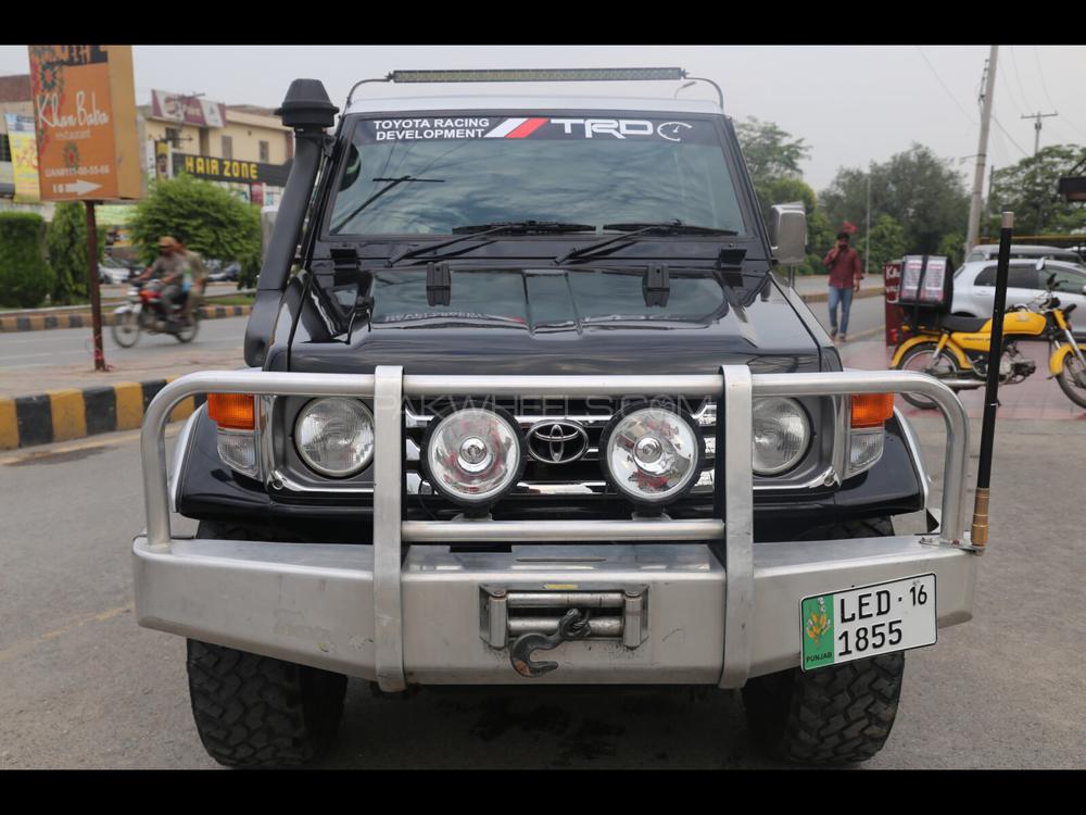 Toyota Land Cruiser 1990 for Sale in Lahore Toyota Land Cruiser 1990 for Sale in Lahore Image-3