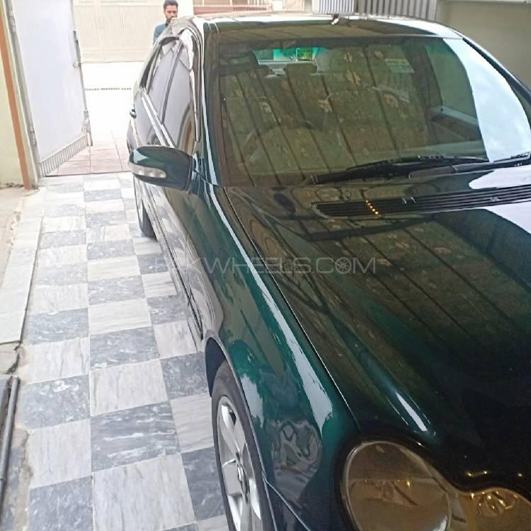 Mercedes Benz C Class 2003 for Sale in Wah cantt Image-1