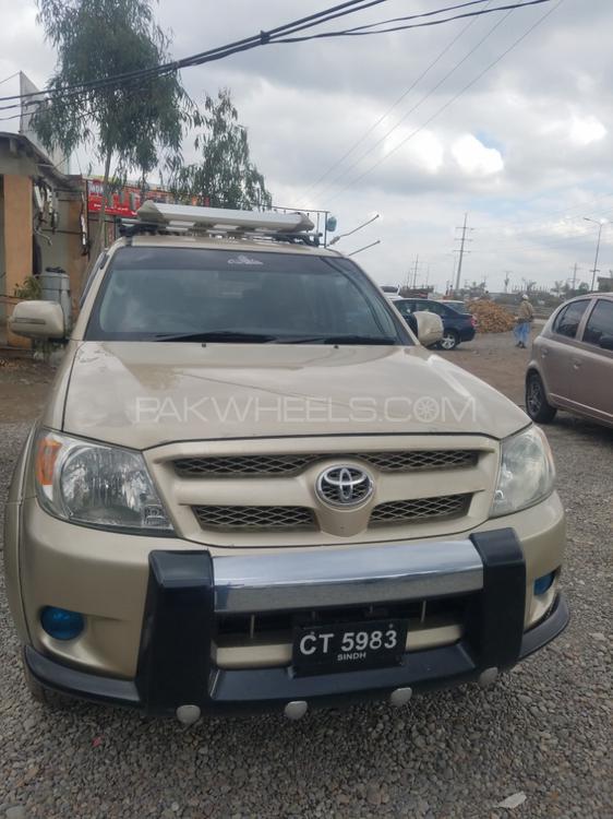 Toyota Hilux 2011 for Sale in Peshawar Image-1