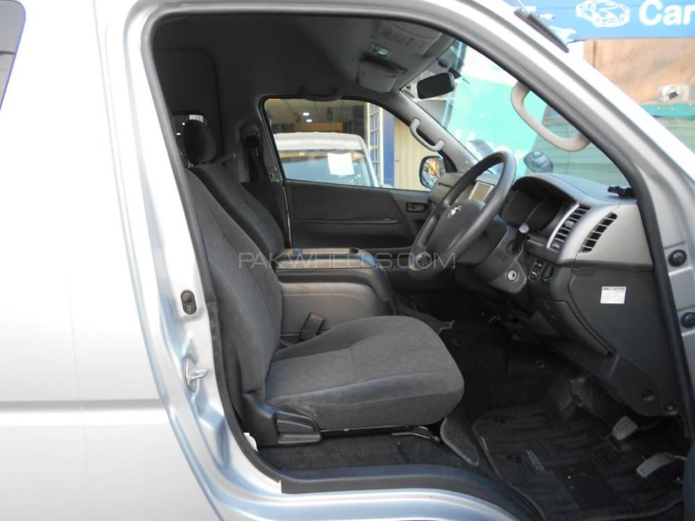 Toyota Hiace 2013 for Sale in Lahore Toyota Hiace 2013 for Sale in Lahore Image-8