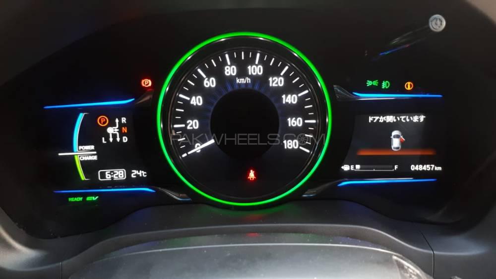 Honda Vezel 2015 for Sale in Lahore Honda Vezel 2015 for Sale in Lahore Image-11