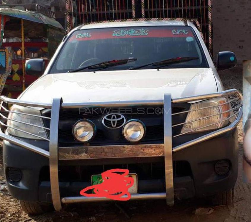 Toyota Hilux 2012 for Sale in Raiwind Image-1