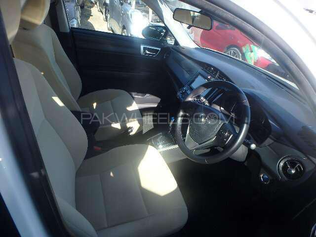 Toyota Corolla Axio 2015 for Sale in Karachi Toyota Corolla Axio 2015 for Sale in Karachi Image-3