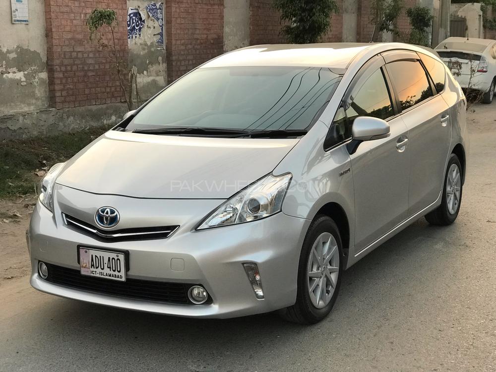 Toyota Prius Alpha 2014 for Sale in Faisalabad Toyota Prius Alpha 2014 for Sale in Faisalabad Image-3